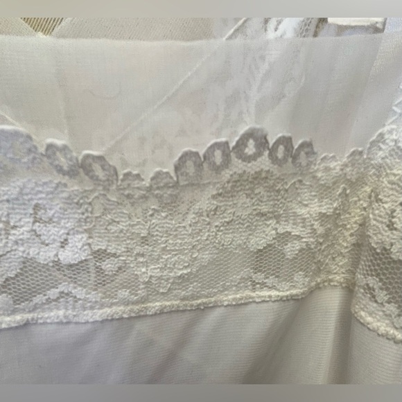 Philmaid Vintage Sheer Slip Dress Beautiful lace detail at the front and hemline - Picture 4 of 12